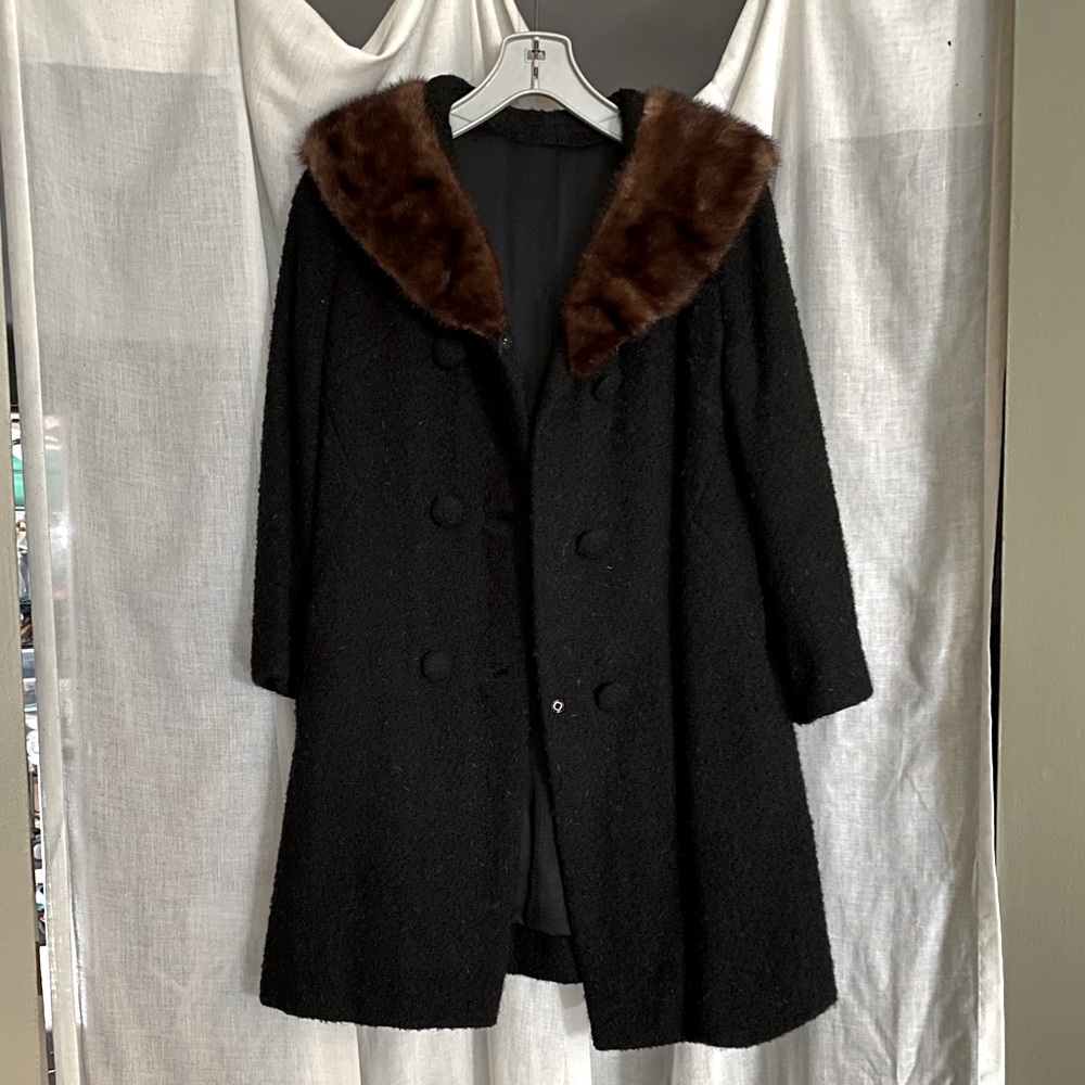 Vintage Petite Black Wool Coat with Mink fur Collar S/M